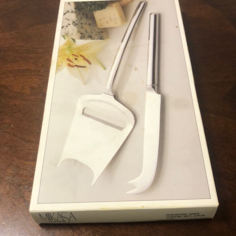 Mikasa flatware cheese set 2 pieces.